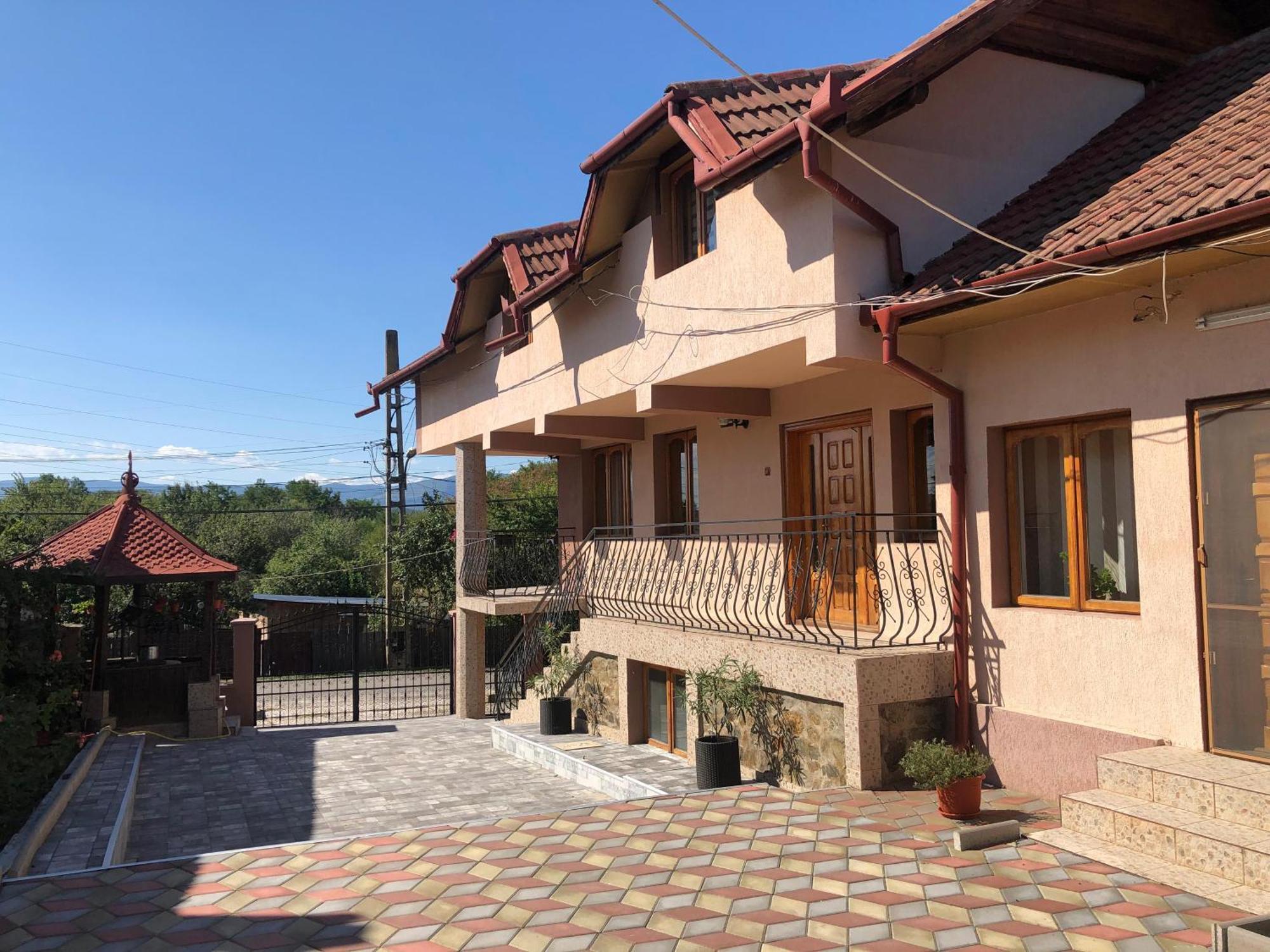 La Conac Complex Deluxe Targu-Jiu Bed & Breakfast Targu Jiu Luaran gambar