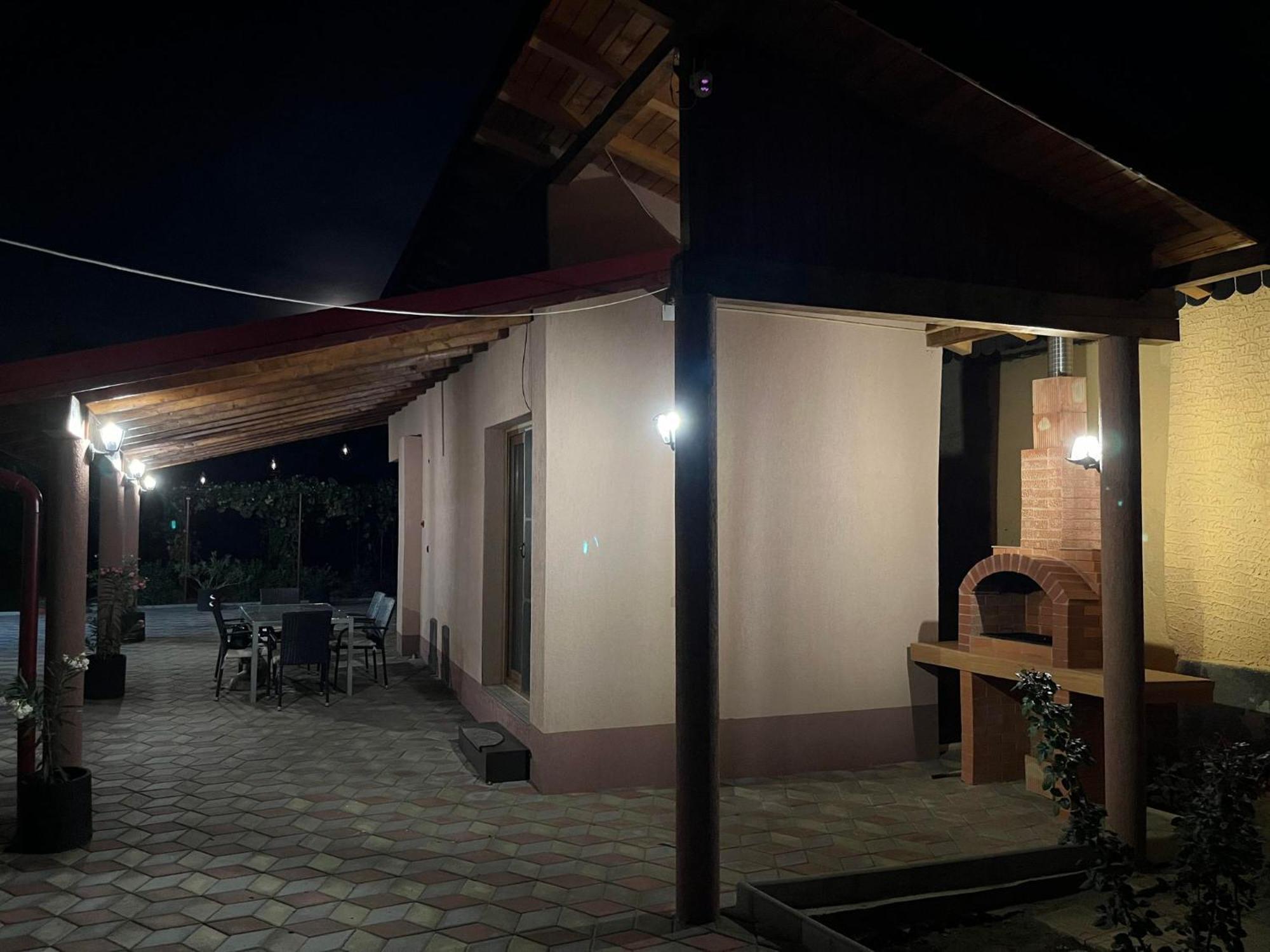 La Conac Complex Deluxe Targu-Jiu Bed & Breakfast Targu Jiu Luaran gambar