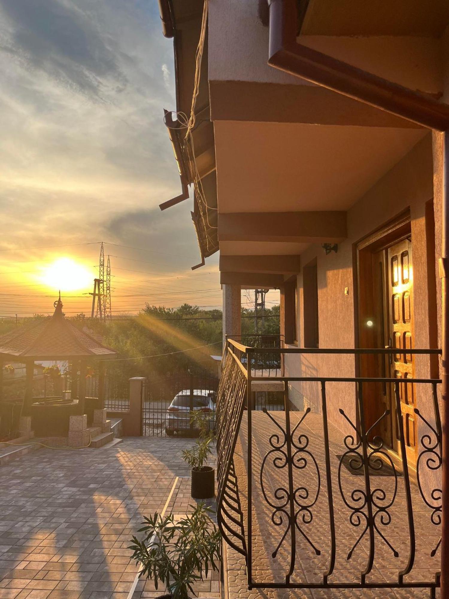 La Conac Complex Deluxe Targu-Jiu Bed & Breakfast Targu Jiu Luaran gambar